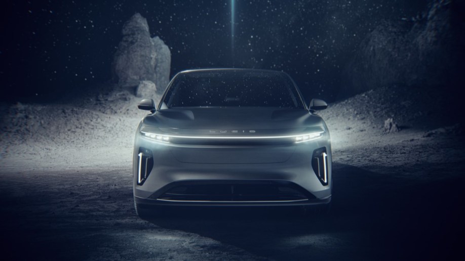 The 2024 Lucid Gravity seen from head-on
