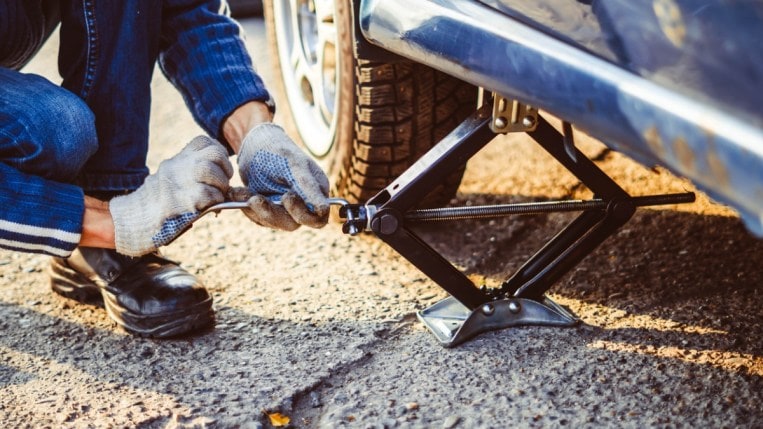 steps to change a tire