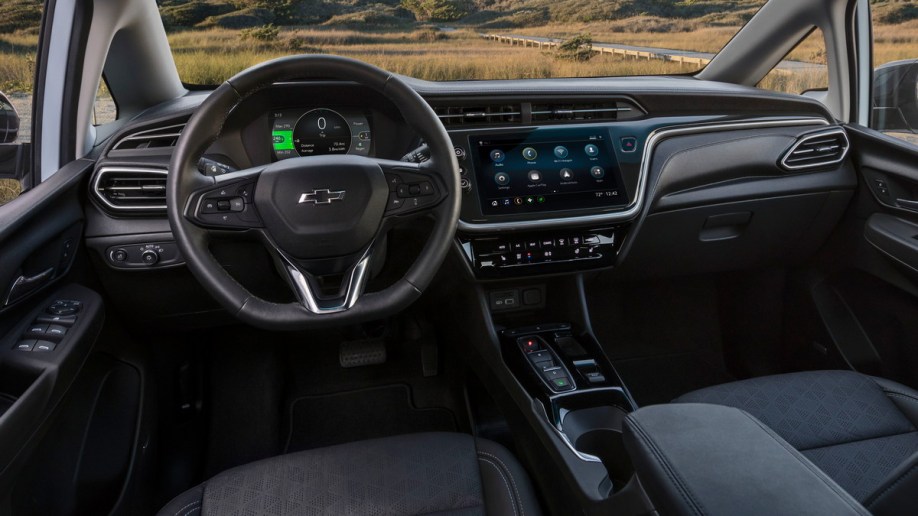 2022 Chevrolet Bolt EUV front cabin