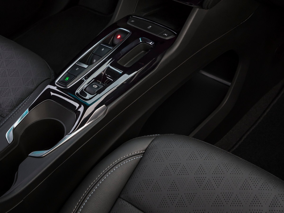 2022 Chevrolet Bolt EUV shifter buttons