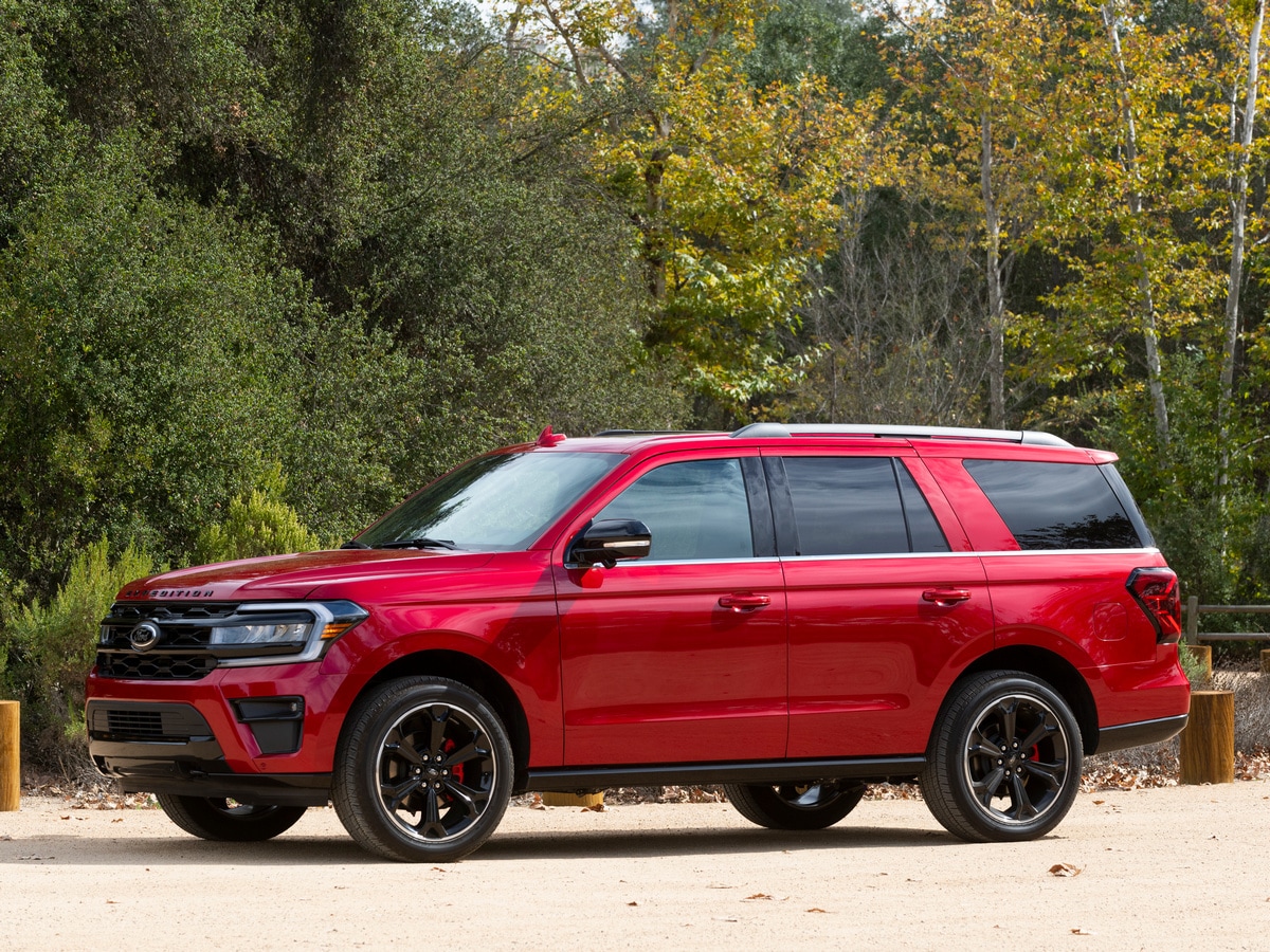 2022 Ford Expedition profile