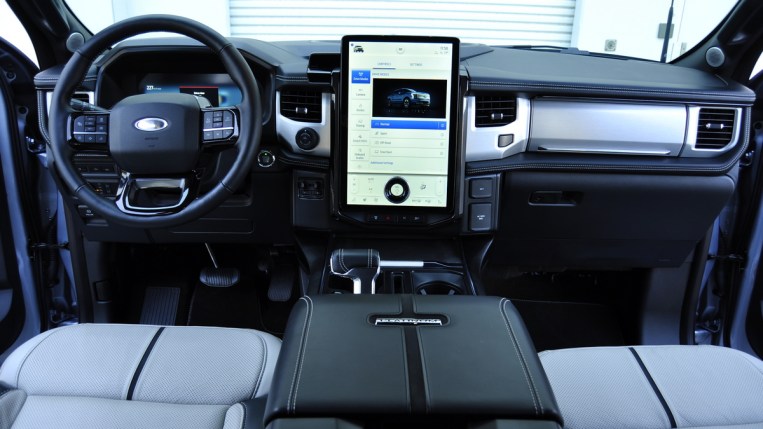 2022 Ford F-150 Lightning interior dash