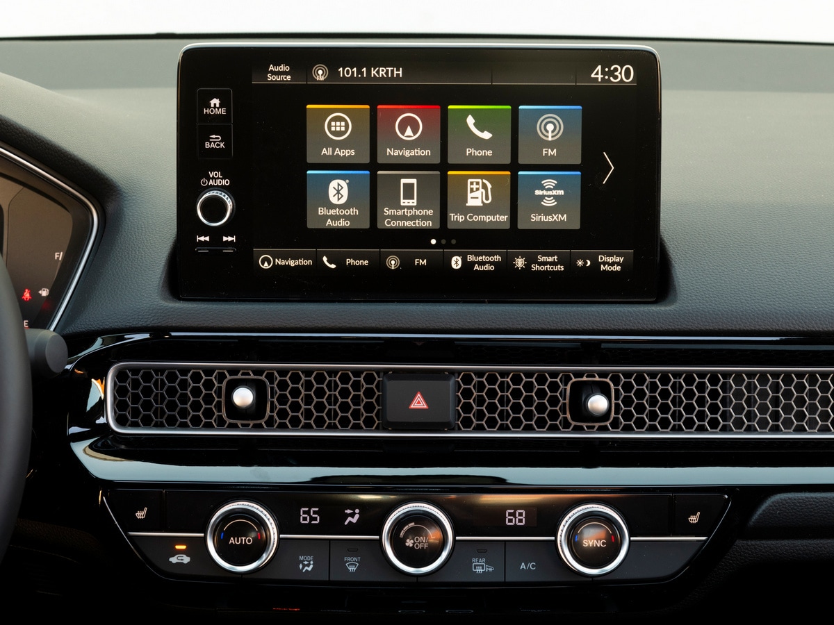 Silver 2022 Honda Civic Sedan infotainment screen