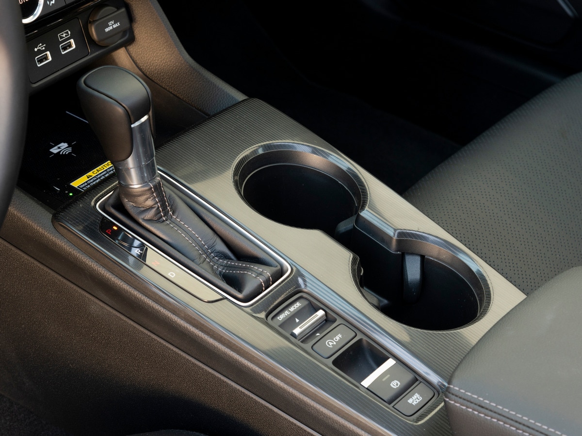 Silver 2022 Honda Civic Sedan shifter console