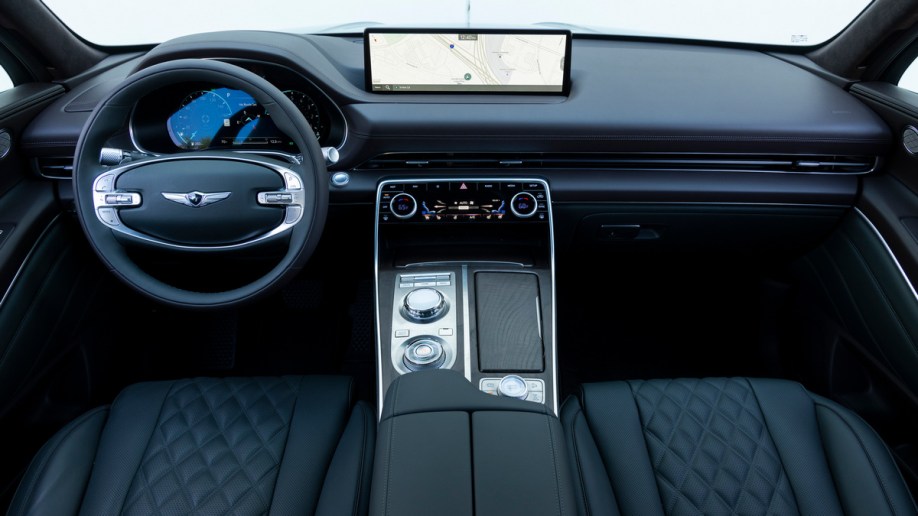 2023 Genesis GV80 interior dash