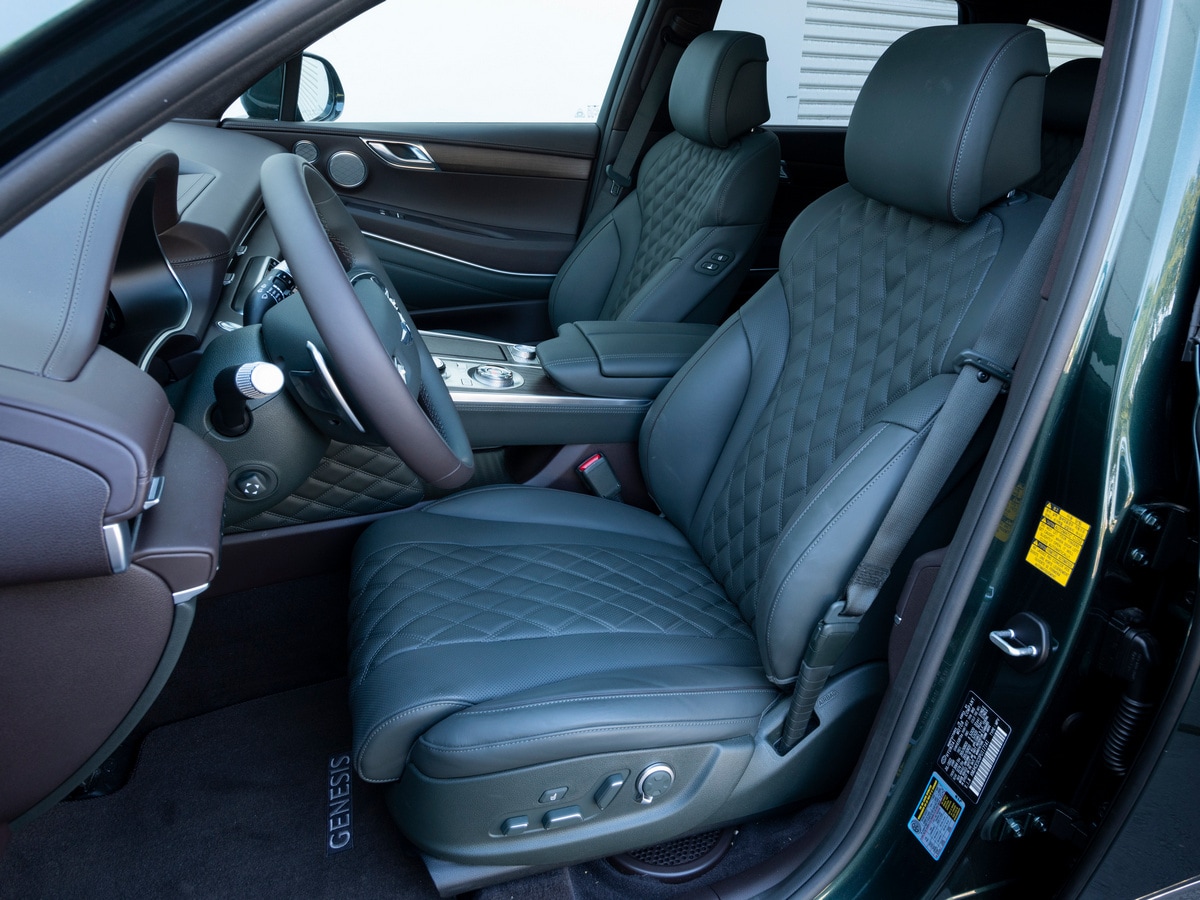 2023 Genesis GV80 front seats