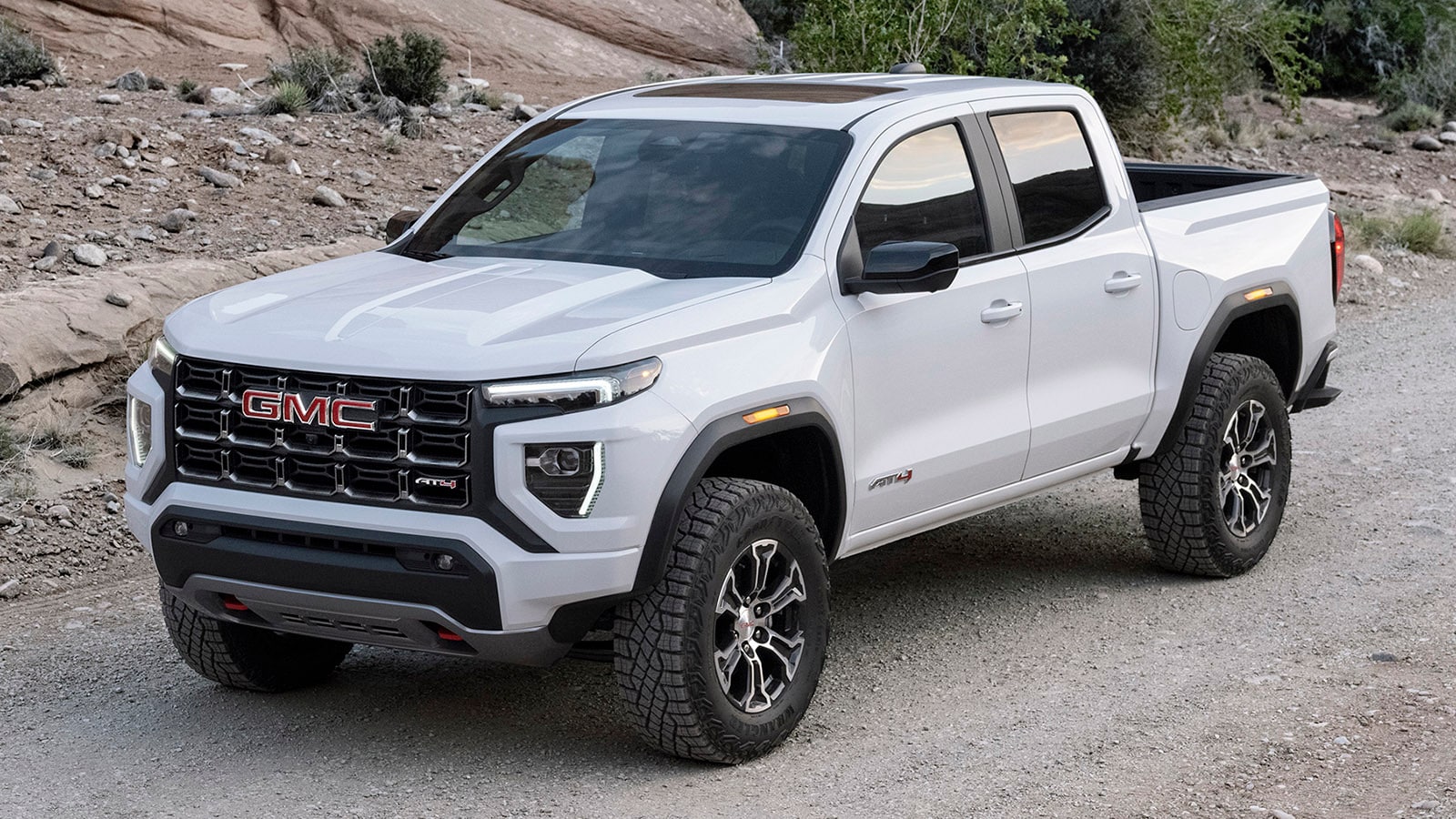 2023 GMC Canyon AT4 in white