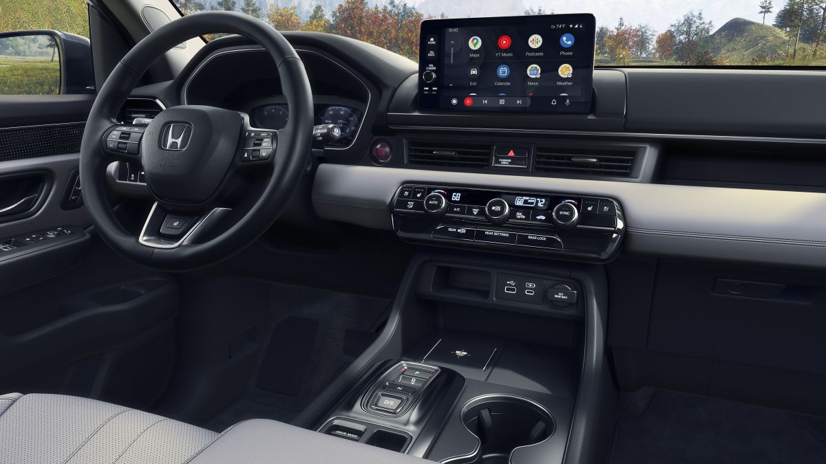 Interior of the totally redesigned 2023 Honda Pilot