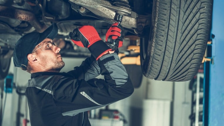 Inspecting shocks and struts