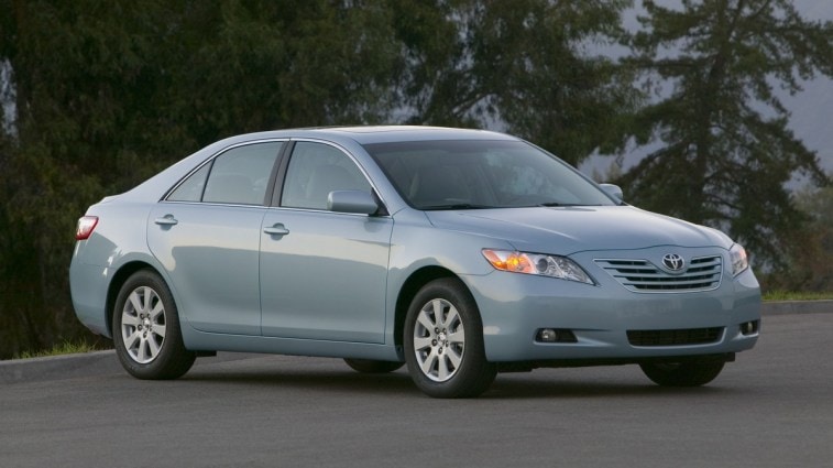 2007 Toyota Camry XLE near trees.