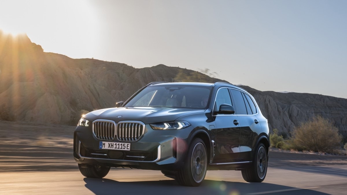 The 2024 BMW X5 seen from a front quarter angle