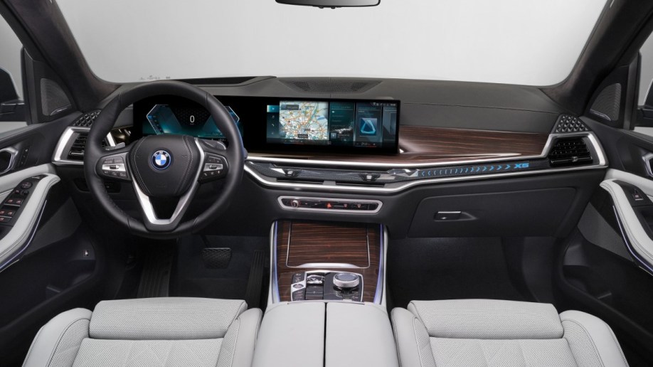 The interior of the 2024 BMW X5