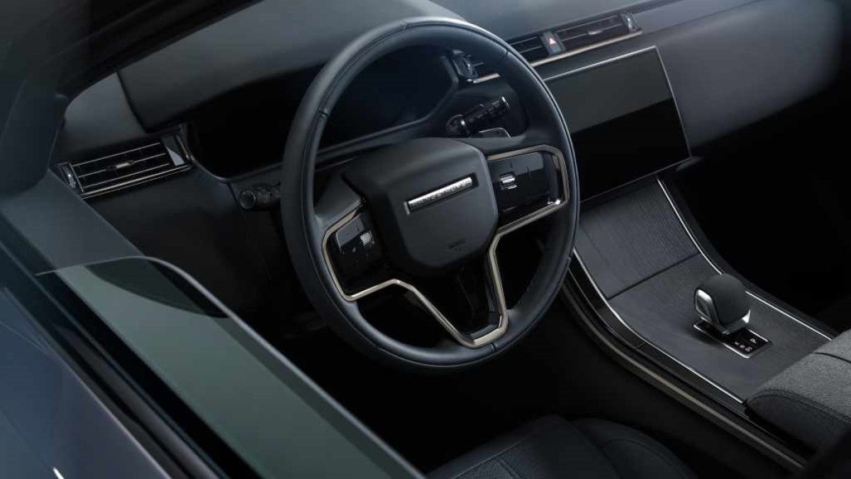 The interior of the 2024 Range Rover Velar
