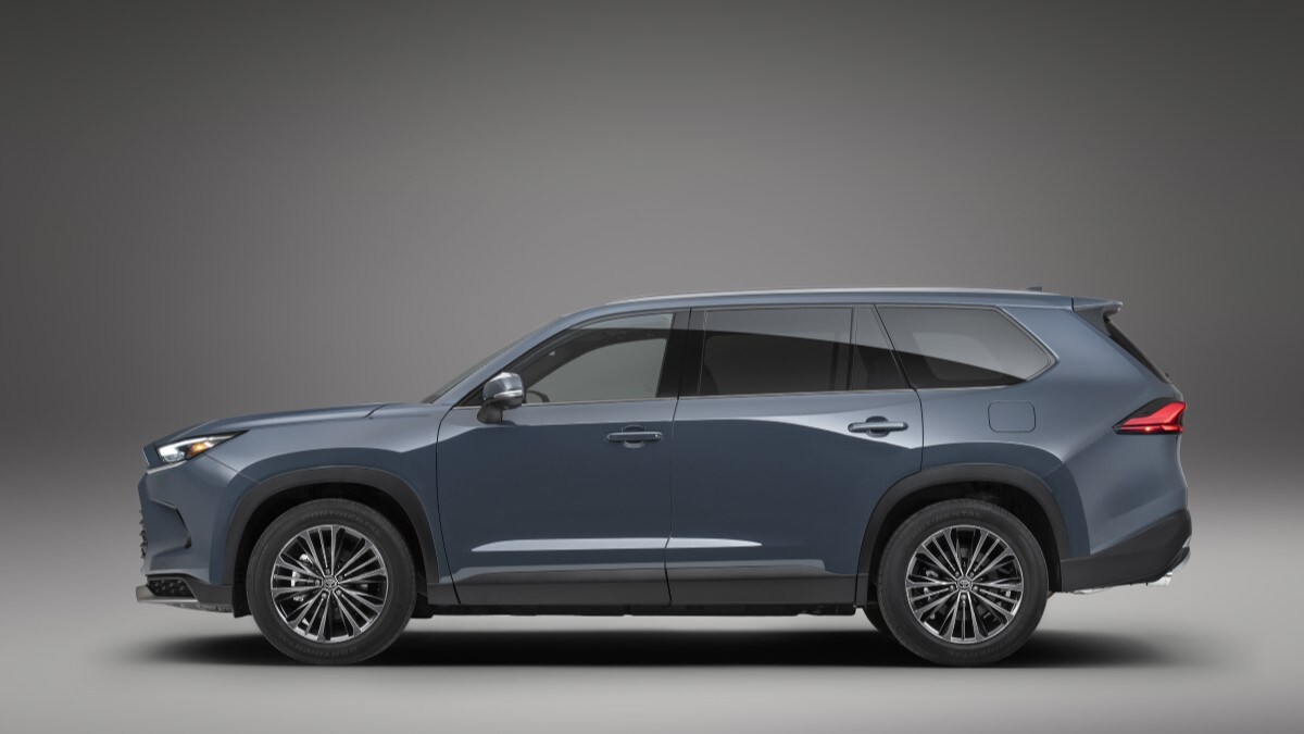 2025 Toyota Grand Highlander Still Highlander, but Grand Kelley Blue