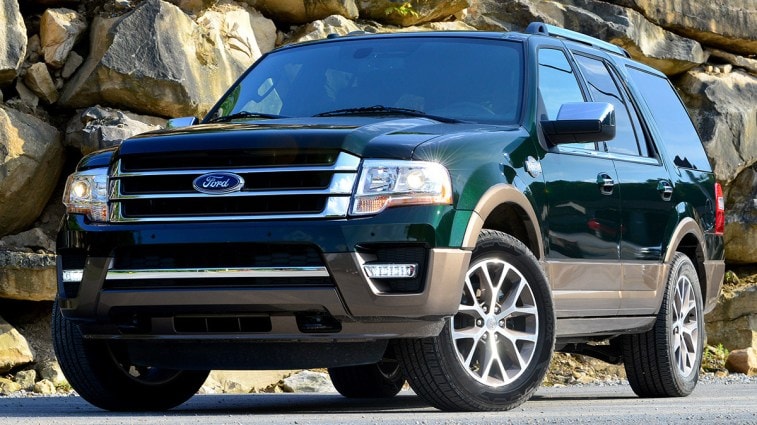 2015 Ford Expedition in green.