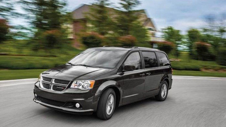 2020-Dodge-Grand-Caravan-profile