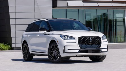 2023 Lincoln Corsair Reserve in white.