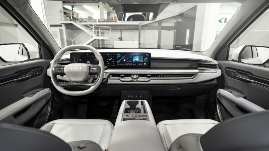 The dashboard of the 2024 Kia EV9