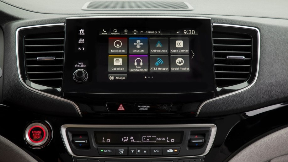 2019 Honda Pilot Elite app-screen with CabinTalk.