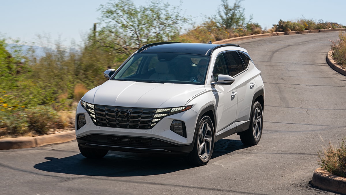 2023 Hyundai Tucson Hybrid in white