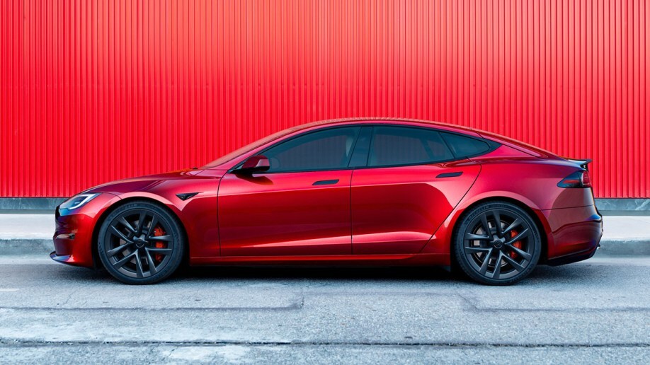 2023 Tesla Model S Plaid in red