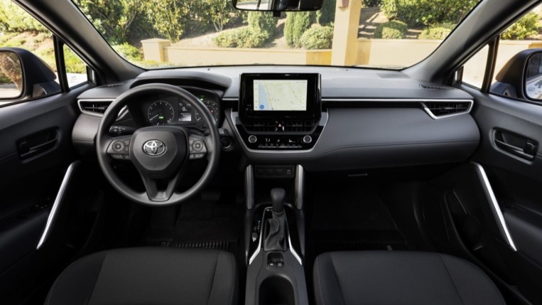 2023-toyota-corolla-cross-hybrid-interior