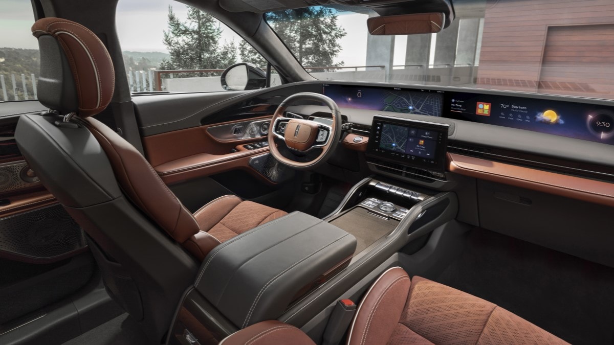 The interior of the 2024 Lincoln Nautilus Black Label in its Redwood color scheme