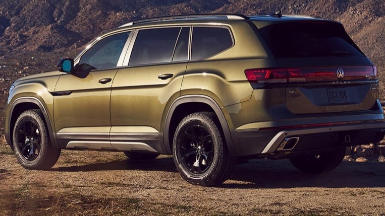 The Volkswagen Atlas Peak Edition seen from a rear quarter angle