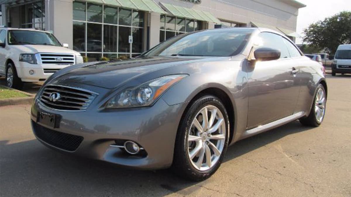 2011 Infiniti G37 in silver.