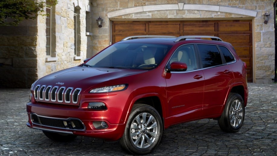 The 2016 Jeep Cherokee seen from a front quarter angle