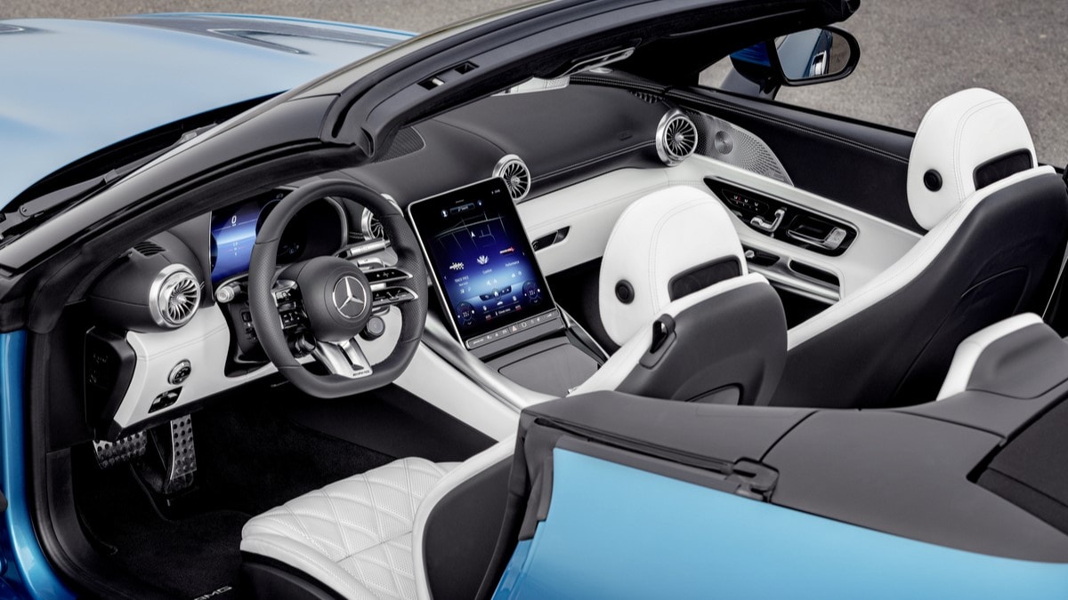 The interior of the 2023 Mercedes-AMG SL 43