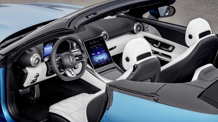 The interior of the 2023 Mercedes-AMG SL 43