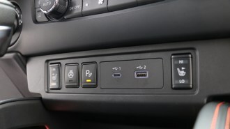 2023 Nissan Frontier Pro4X USB ports.