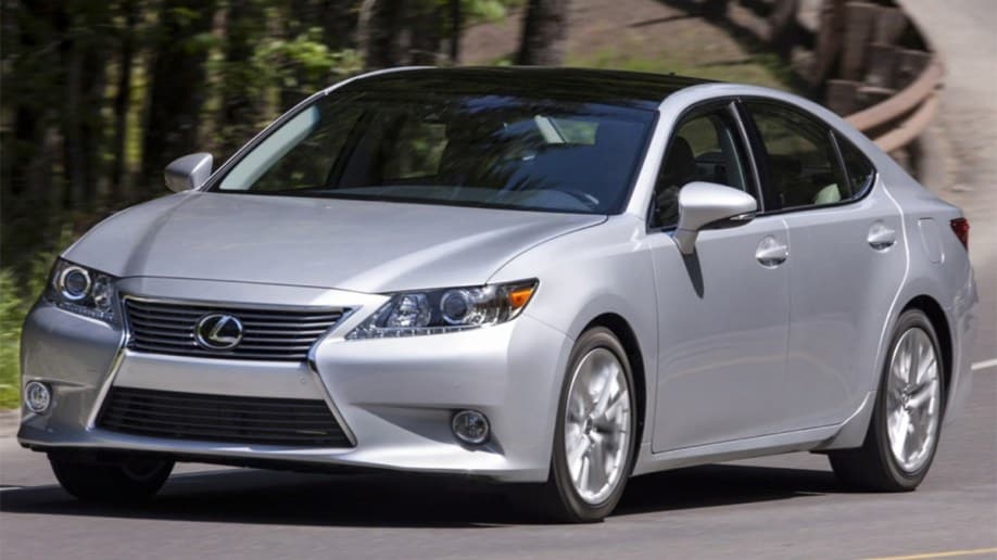2014 Lexus ES in silver.