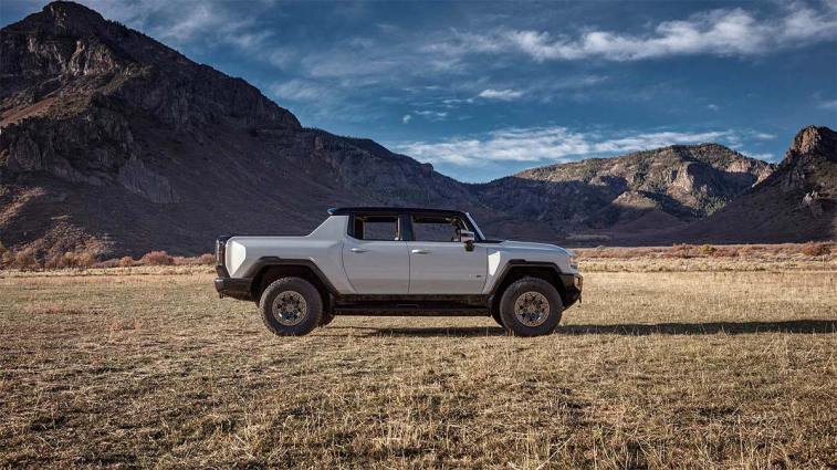 2023 GMC Hummer EV Pickup in silver