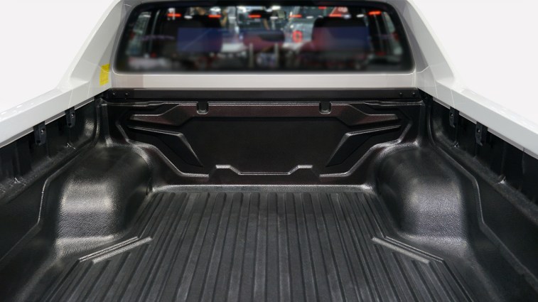 2023 empty truck bed