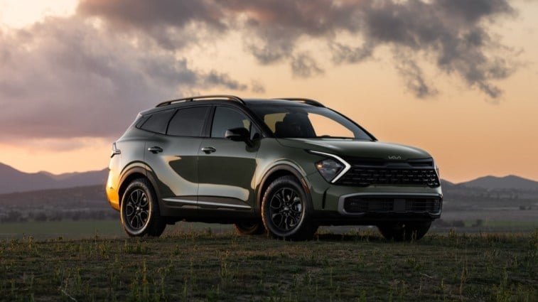 Comparison between Kia Sportage 2024 and Nissan Rogue 2024