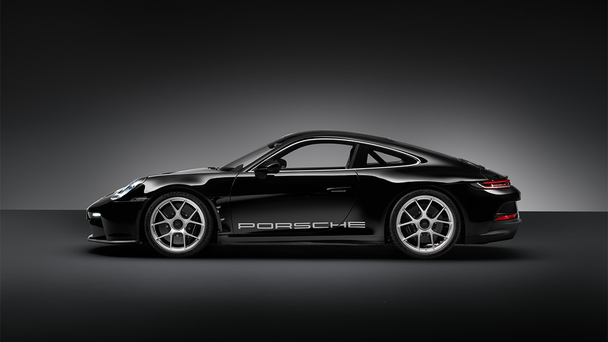 2024-porsche-911-left