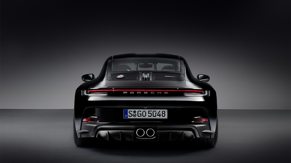 2024-porsche-911-rear