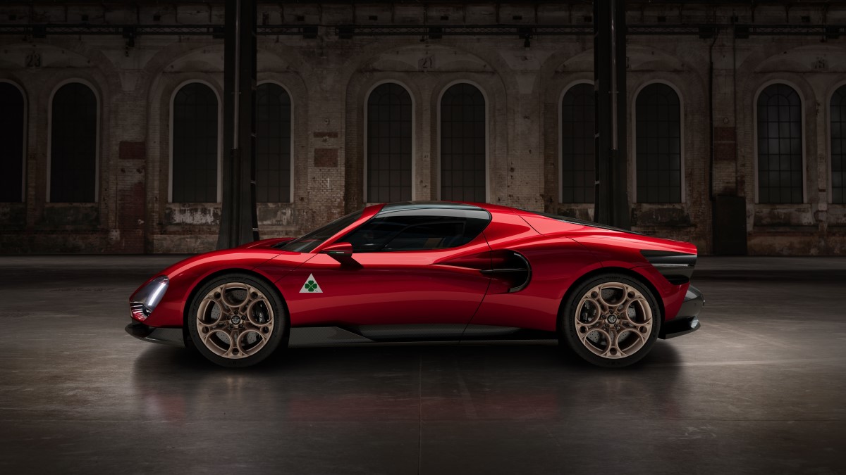 The 2024 Alfa Romeo 33 Stradale seen in profile