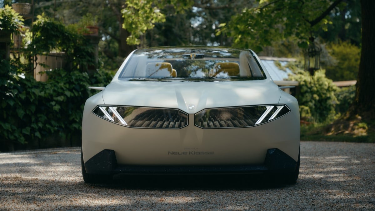 The BMW Vision Neue Klasse concept seen from head on