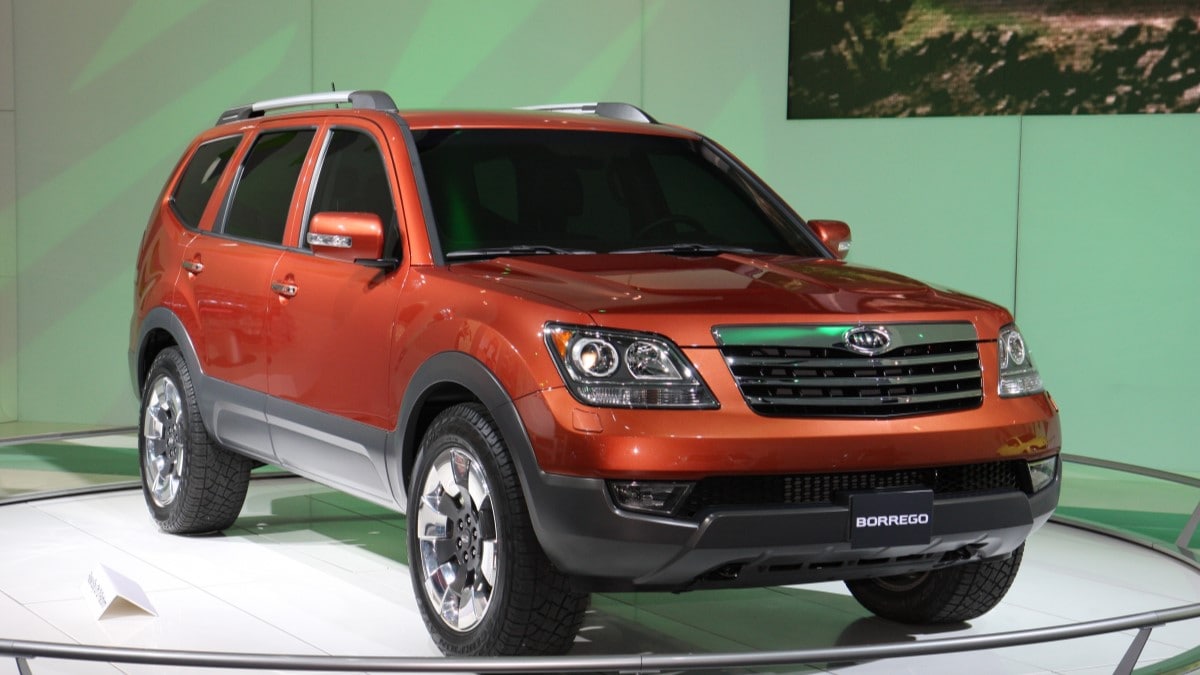 The 2009 Kia Borrego seen from a front quarter angle