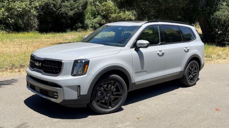 2023-kia-telluride-exterior-front-gray