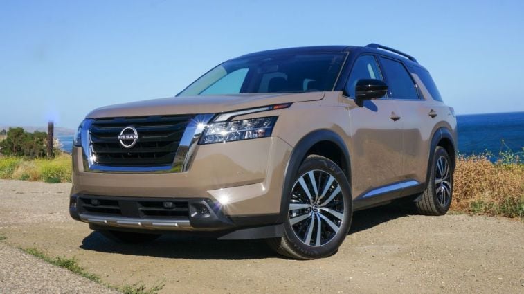 2023-nissan-pathfinder-exterior-front-sand