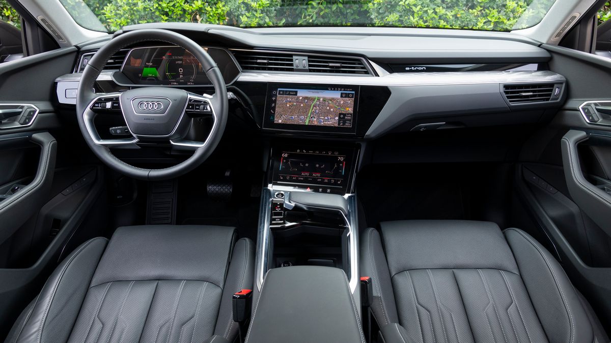 Let's Look Inside the 2024 Audi Q8 etron Kelley Blue Book