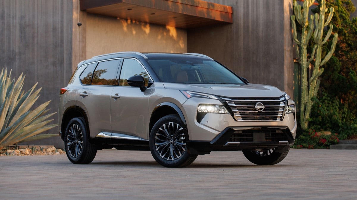 The 2024 Nissan Rogue seen from a front quarter angle