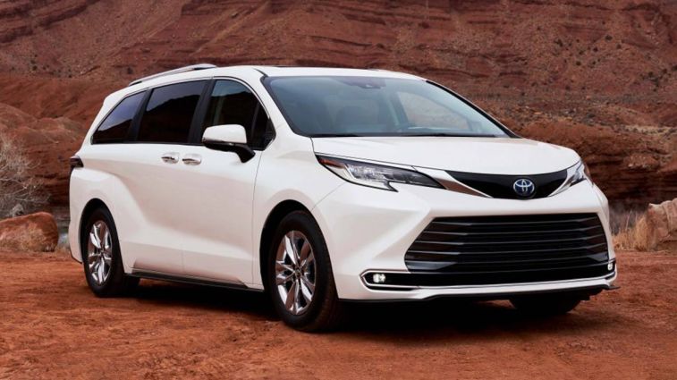 2024 Toyota Sienna in white.