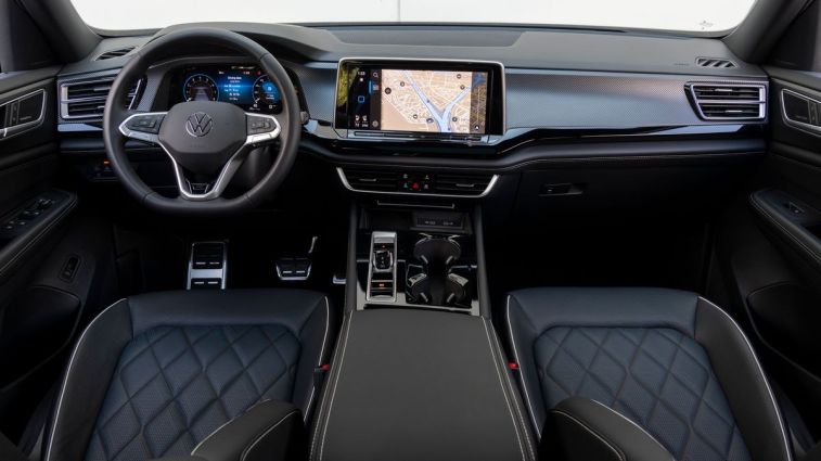 2024 Volkswagen Atlas Cross Sport front cabin.