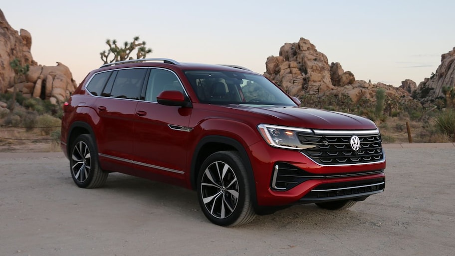 2025 Kia Telluride vs. 2025 Volkswagen Atlas Comparison Kelley Blue Book