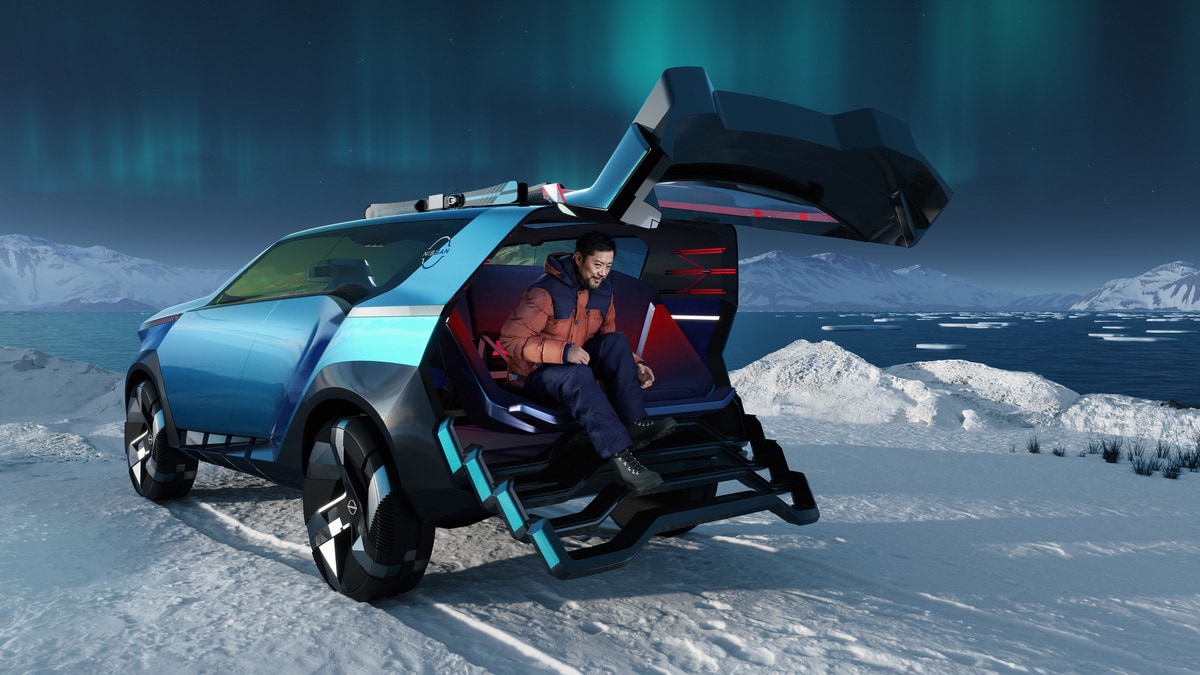 Nissan-hyper-adventure-concept-rear-quarter-open